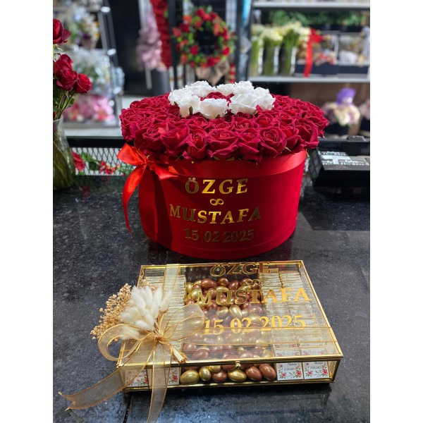 kutuda kız isteme çiçeği ve çikolata